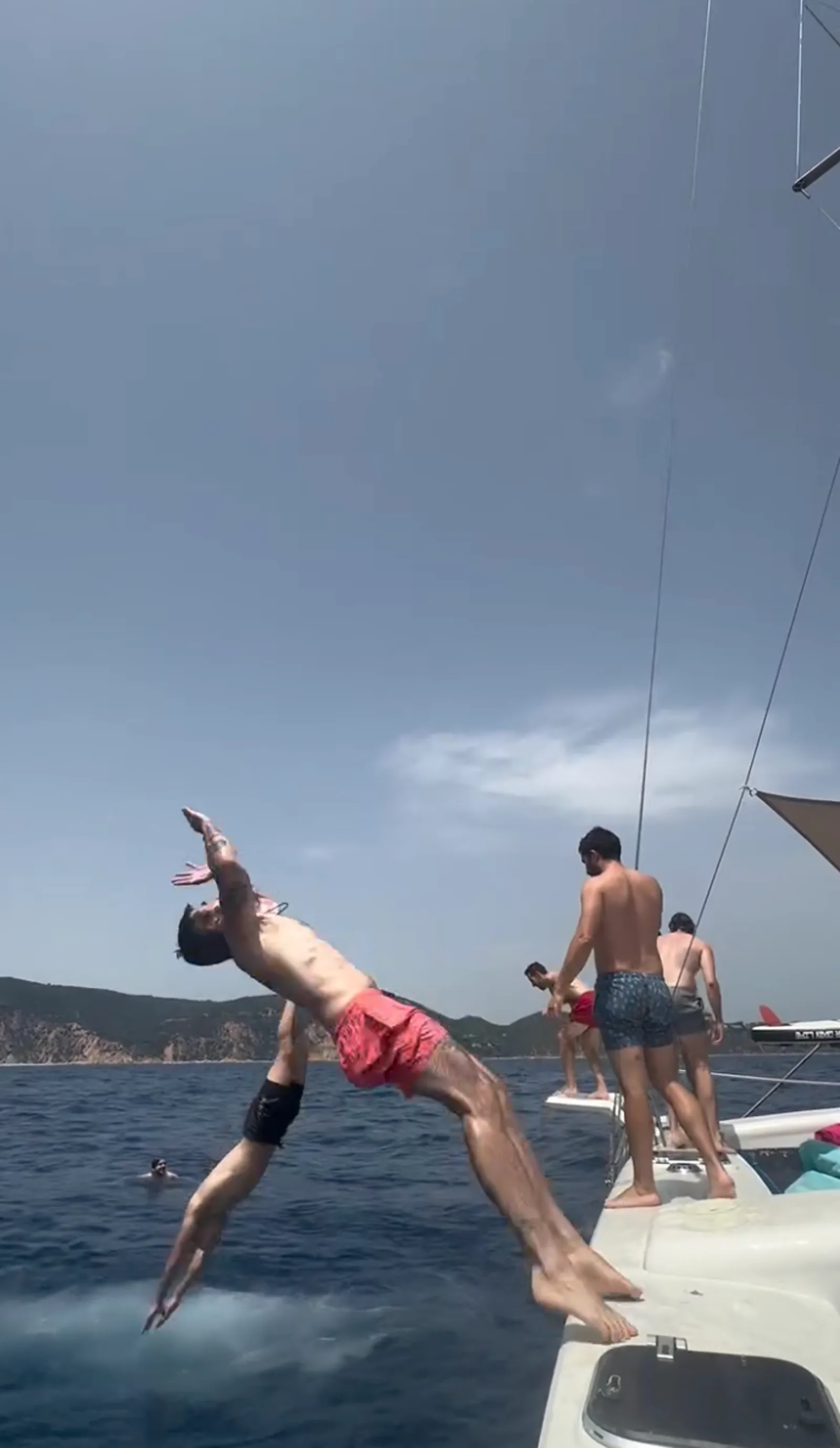Equip a bord del Catamarà